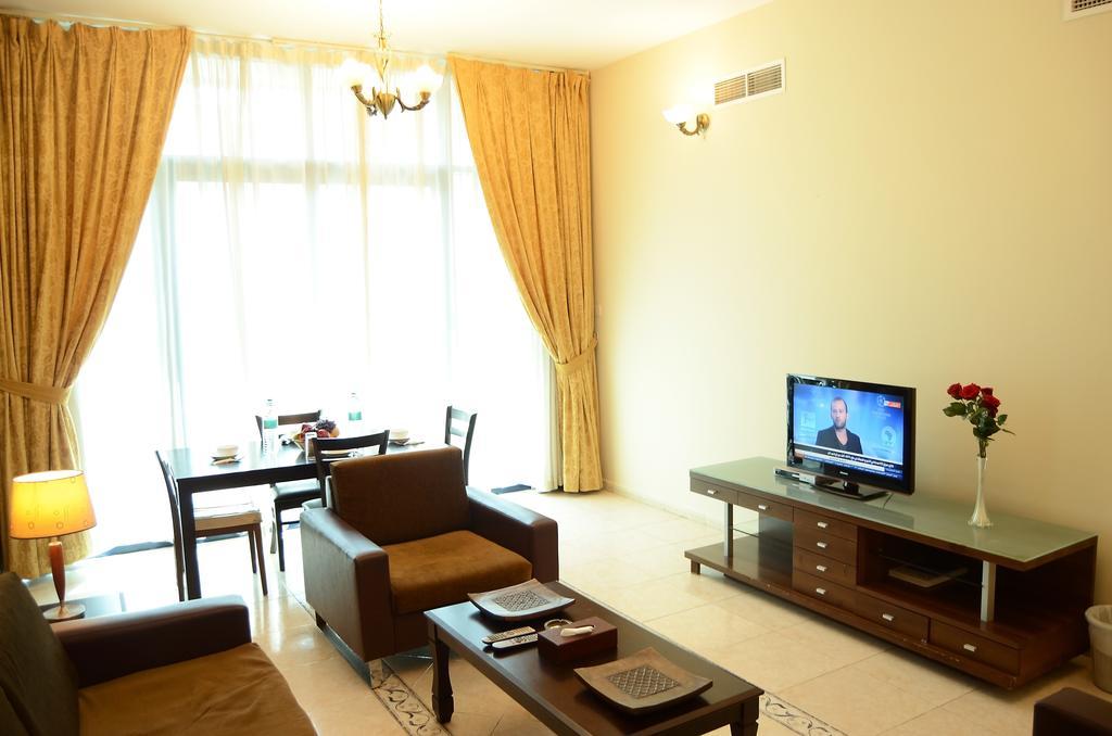 Arcadia Hotel Suites Sharjah Exteriör bild
