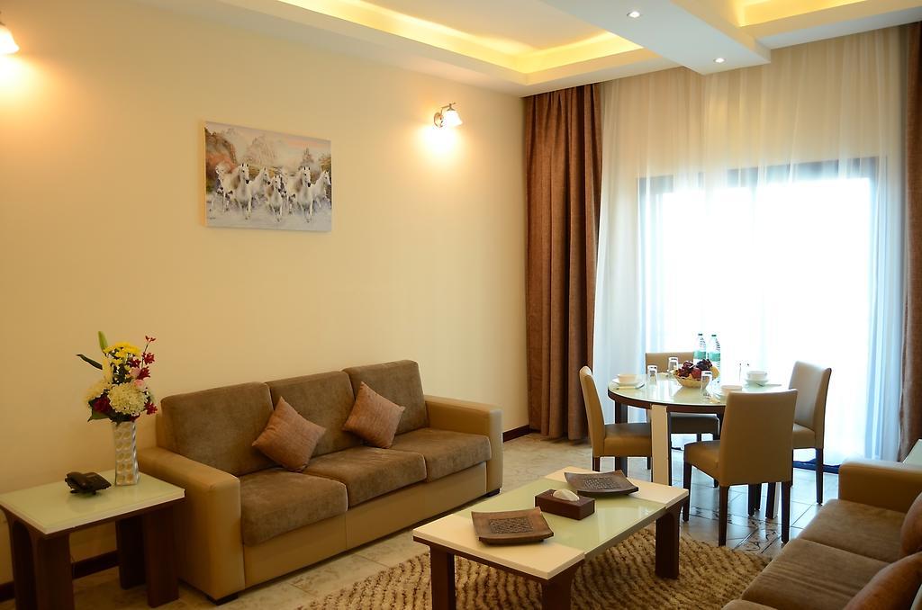 Arcadia Hotel Suites Sharjah Exteriör bild